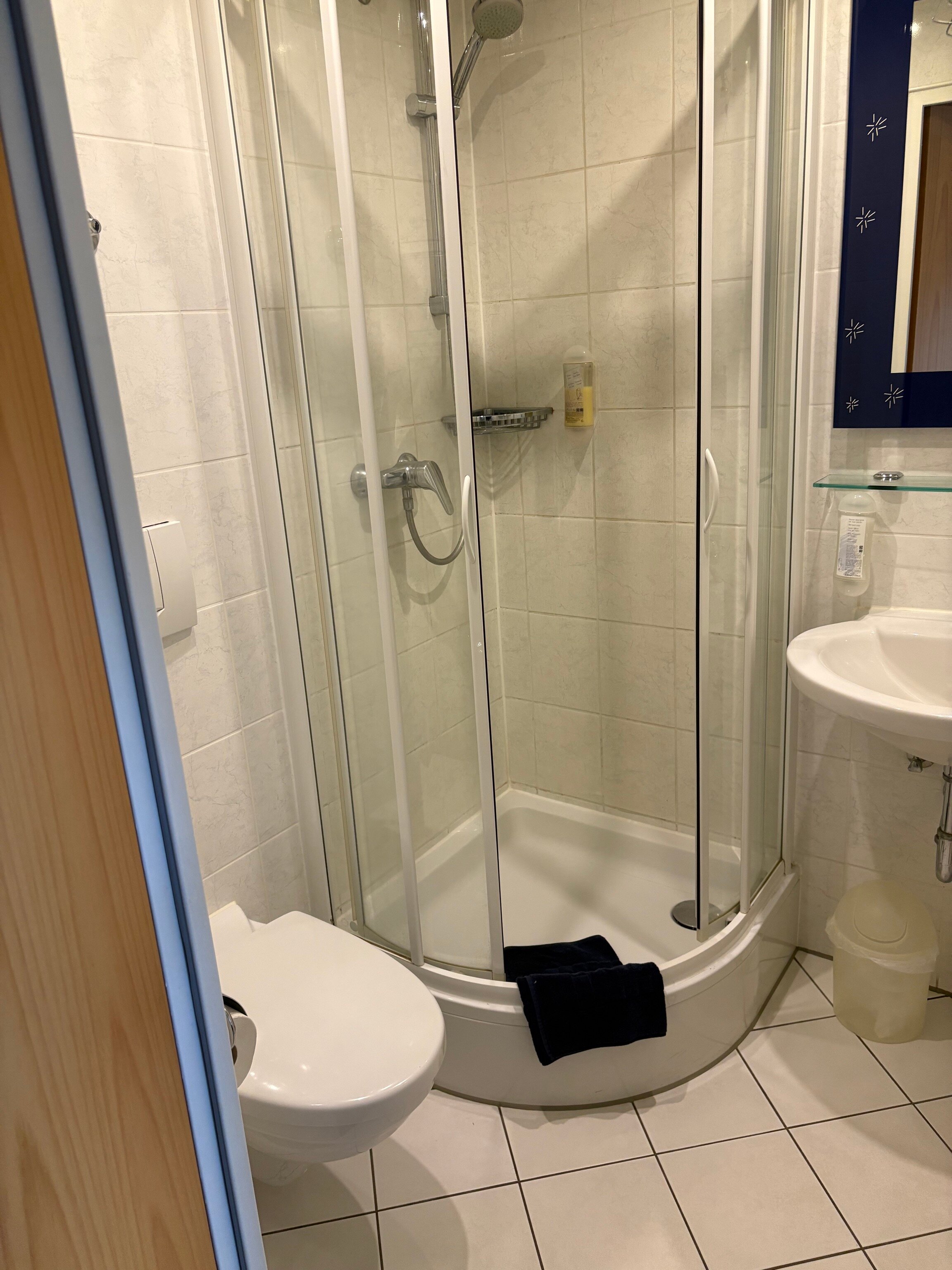 Hotel Goldenes Lamm-浴室