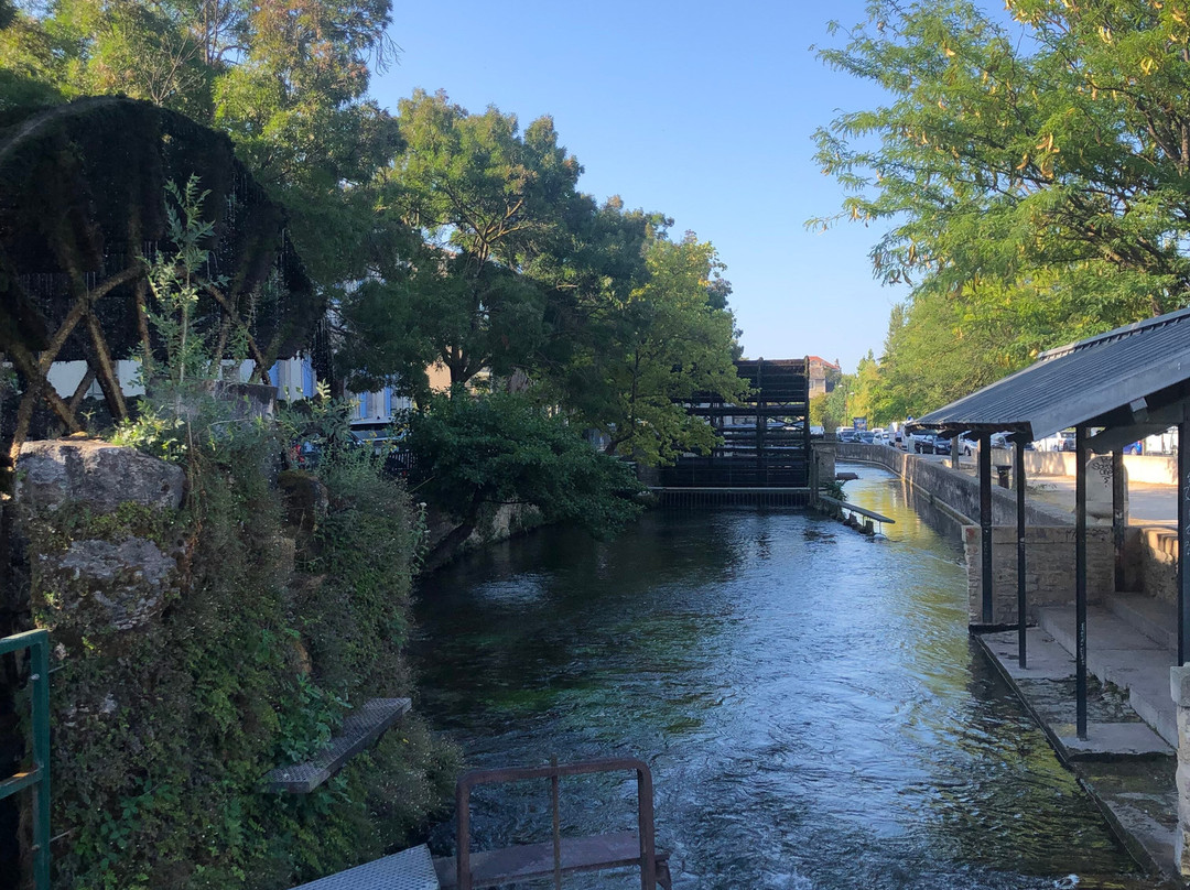 Provence Et Tourisme En E-bike-Saint Saturnin les Avignon必去景点