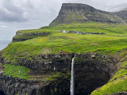 Mulafossur Waterfall-Vagar Island必去景点