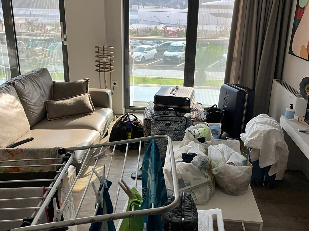 The Twelve Suites Collection主图