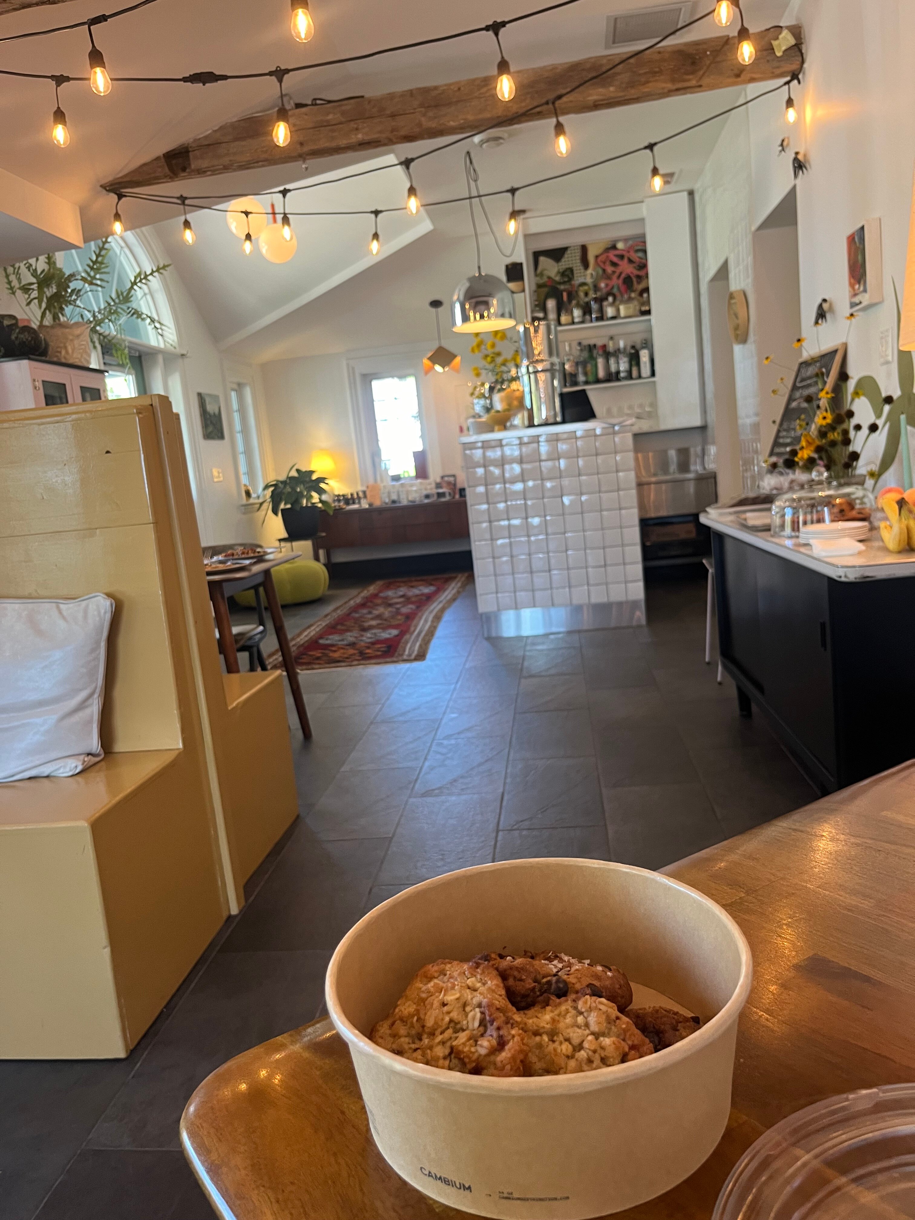 Angeline's Inn-官方