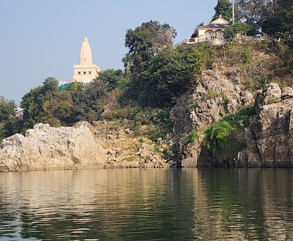 Marble Rocks at Bhedaghat-贾巴尔普尔必去景点