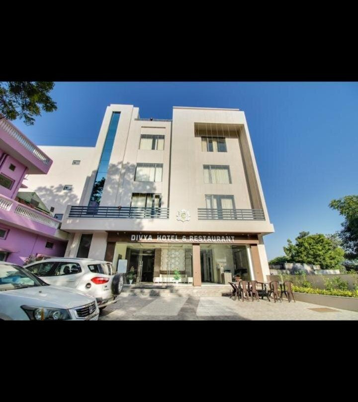 Divya Hotel and Resturant
