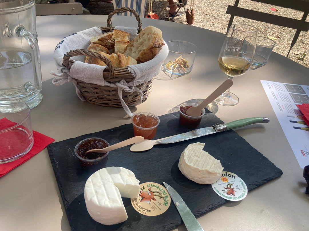 Seigneurie de Peyrat-佩兹纳斯必去景点