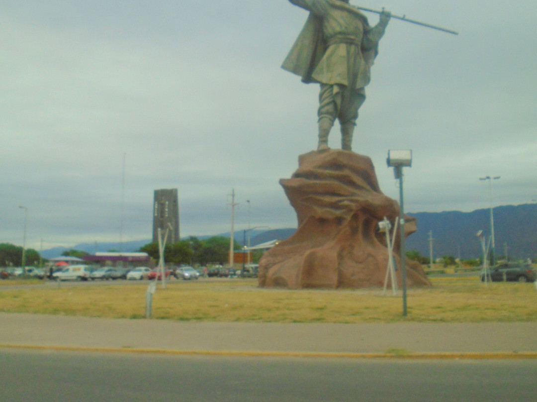 Monumento Chacho Penaloza-拉里奥哈必去景点