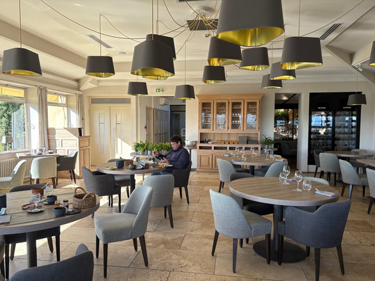 克洛斯格里希纳酒店主图