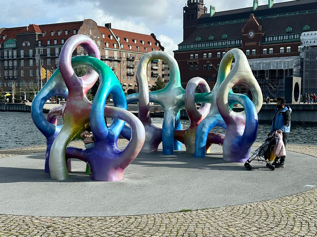 Spectral Self Container-马尔默必去景点