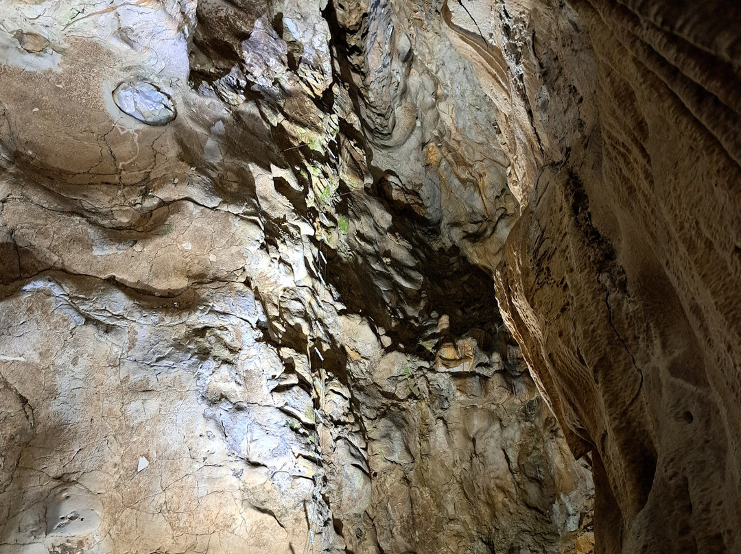 Grottes de Thouzon-Le Thor必去景点