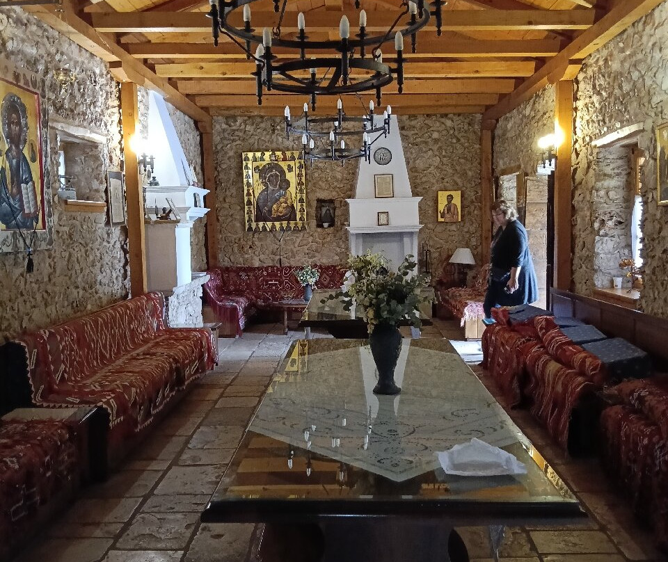 Lefkada Monastery οf Faneromeni-Tsoukaladhes必去景点