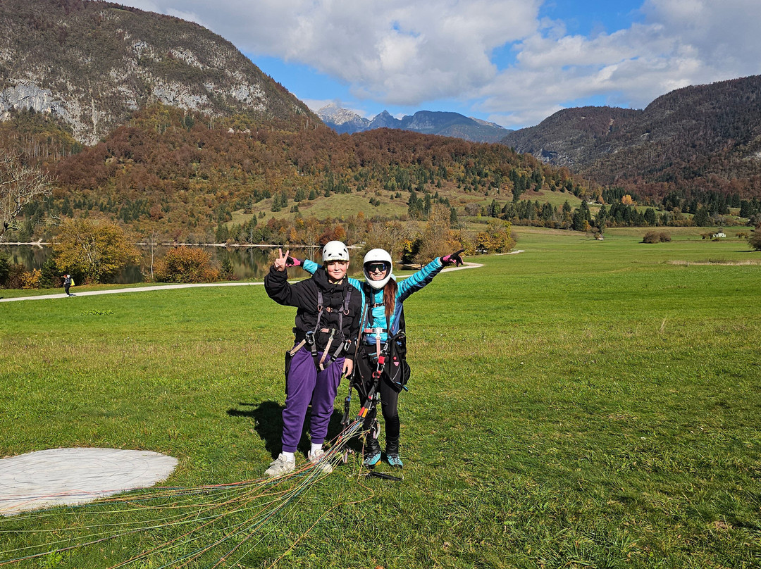 Loop Team Tandem Paragliding Bohinj-博希尼湖必去景点