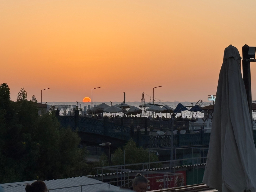 亚历山大浪漫克尼奇酒店主图