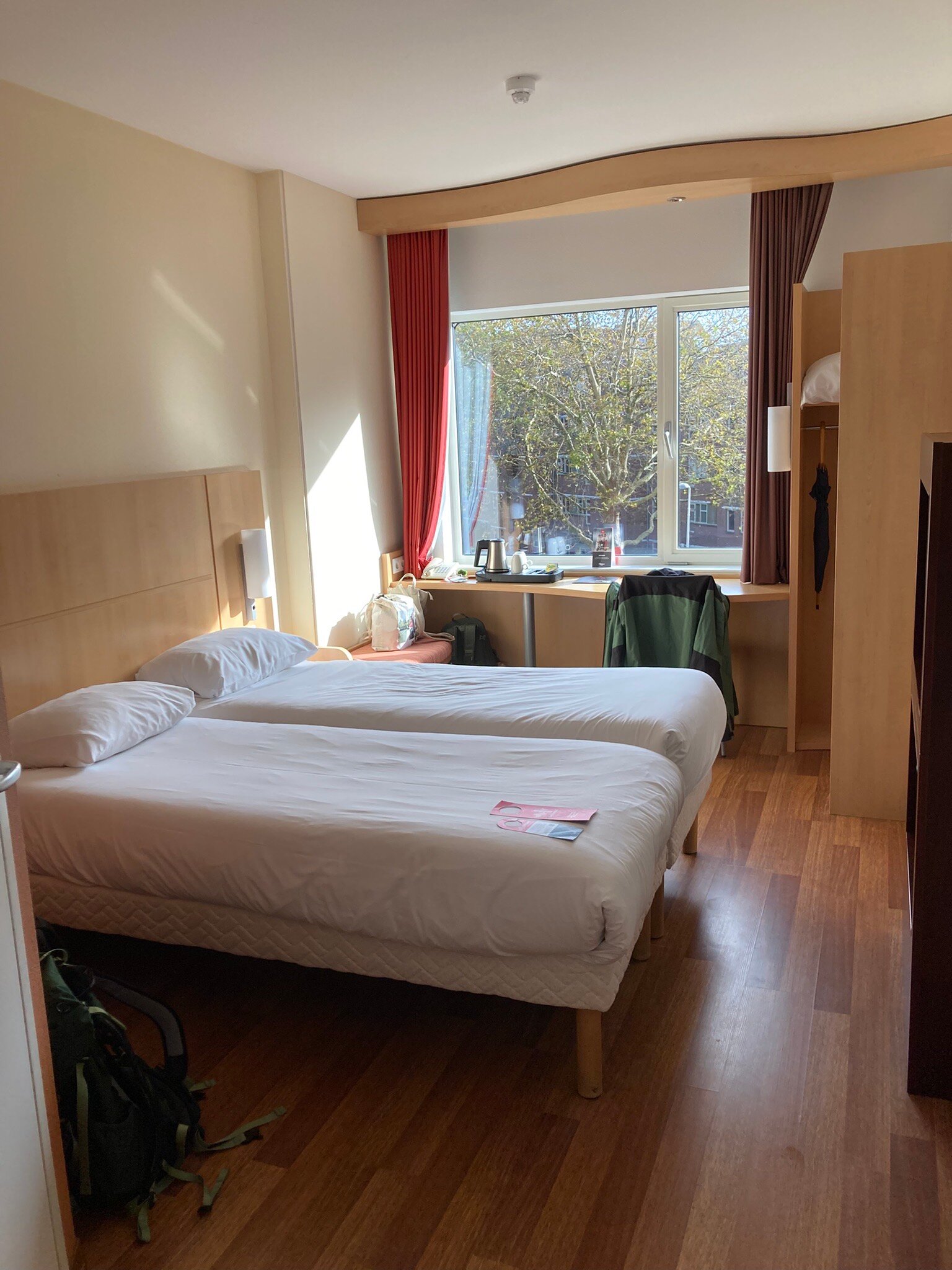 宜必思莱顿中心酒店-官方