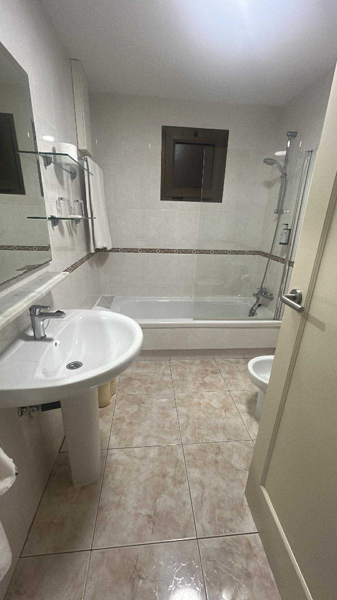 Elba Lucia Sport & Suite Hotel-浴室