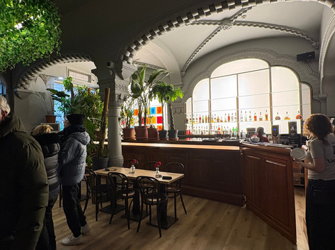 梵高咖啡馆-阿尔勒必去景点