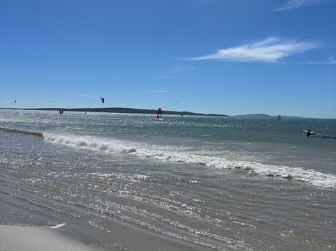 温敦礁湖酒店主图