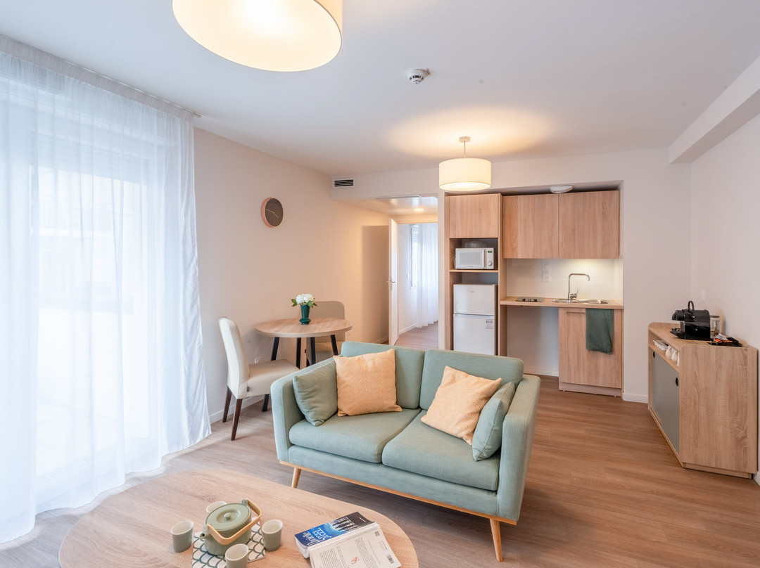 Quality Suites Moissy-Cramayel