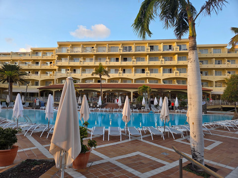 布甘维拉水疗酒店