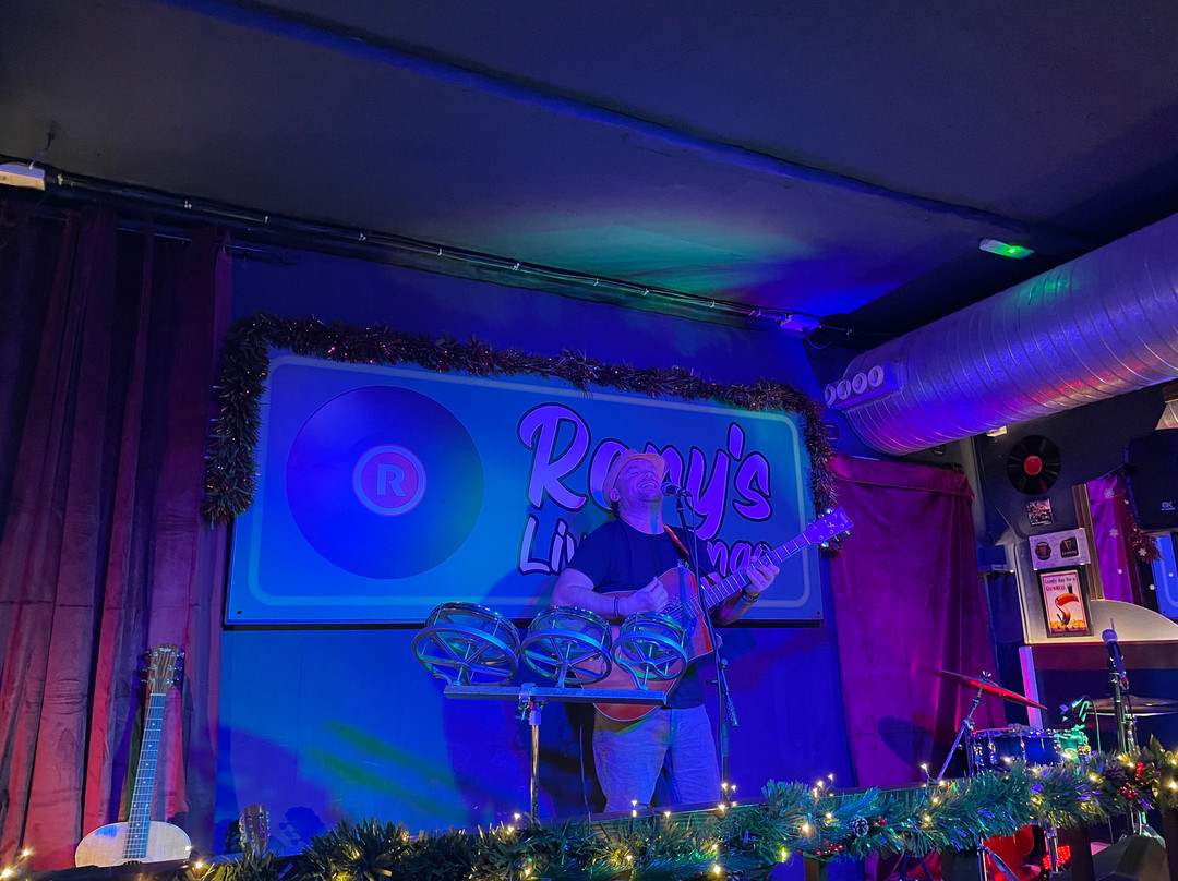 Rory's Corner Bar & Live Lounge-提亚必去景点