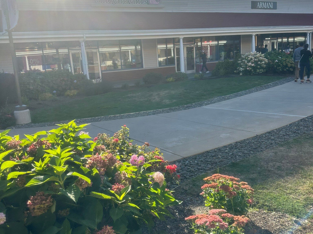 伦瑟母时尚购物名品折扣村-伦瑟姆必去景点