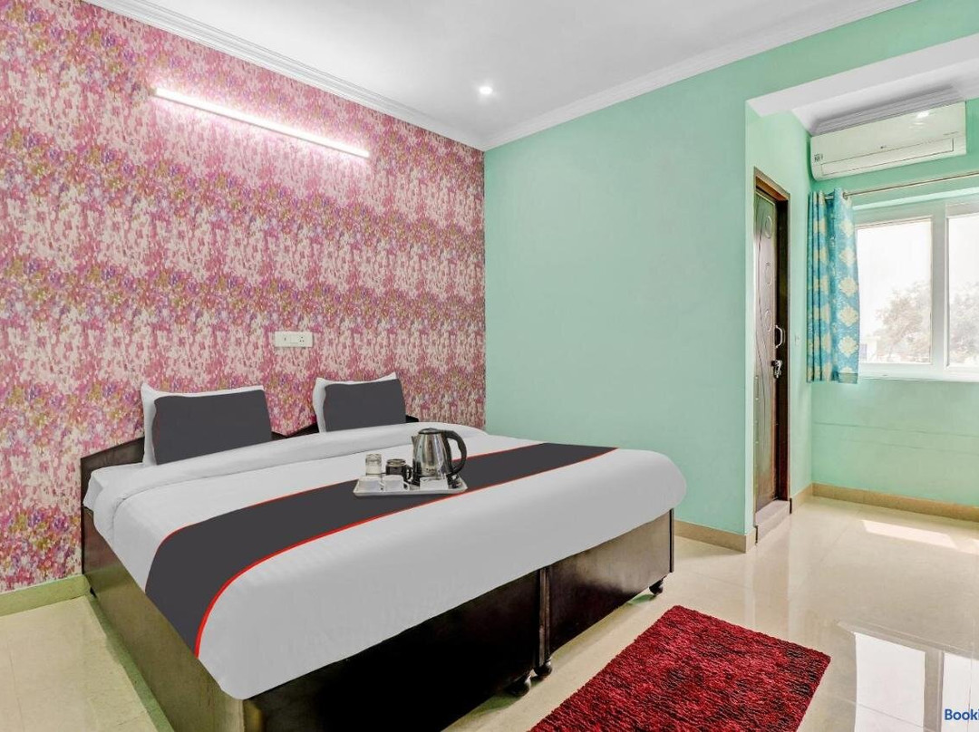 Super Collection O the Kailash Hotel