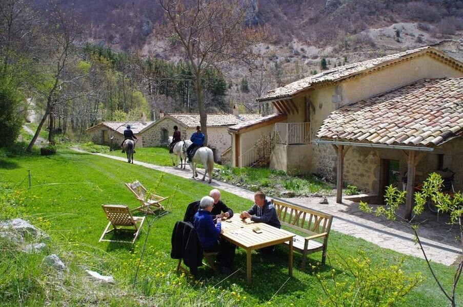 Ferme équestre du Grand Bois-Mison必去景点