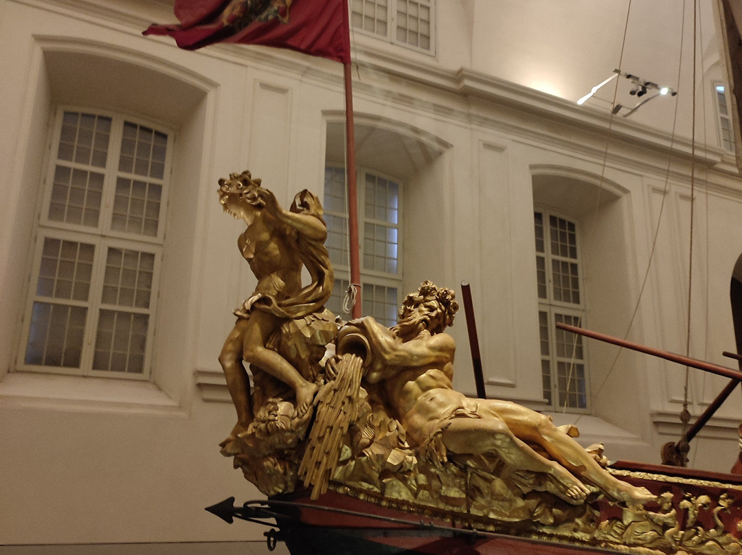 Il Bucintoro dei Savoia-韦纳里亚雷亚莱必去景点