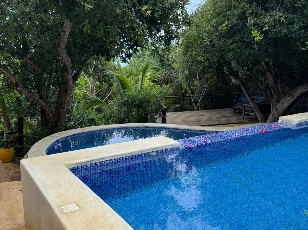 阳光湾成人酒店主图