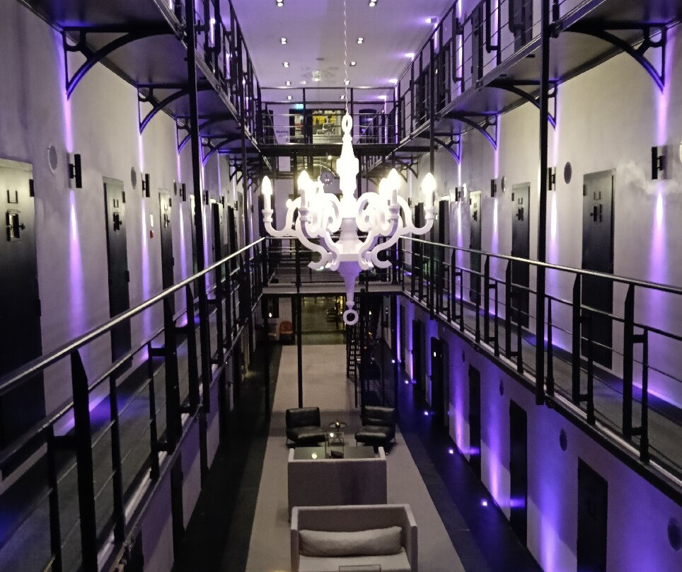 阿雷斯特之家主图