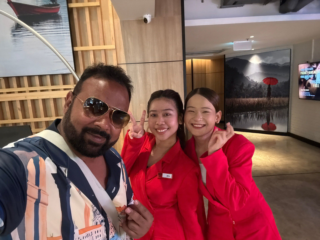 普吉岛芭东海滩丽芮酒店