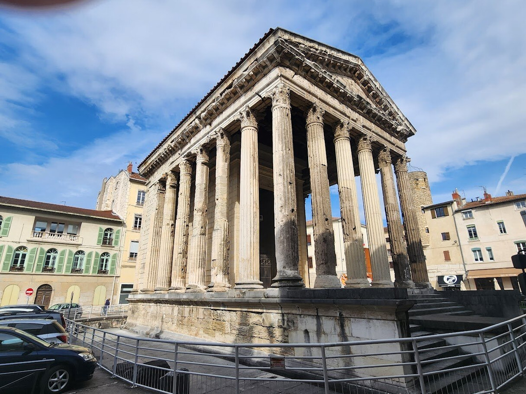 Temple d'Auguste et de Livie-维埃纳必去景点