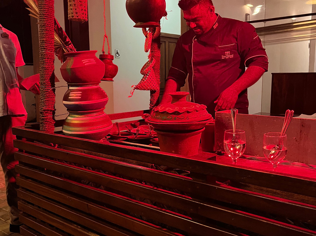 汀奈套房酒店主图