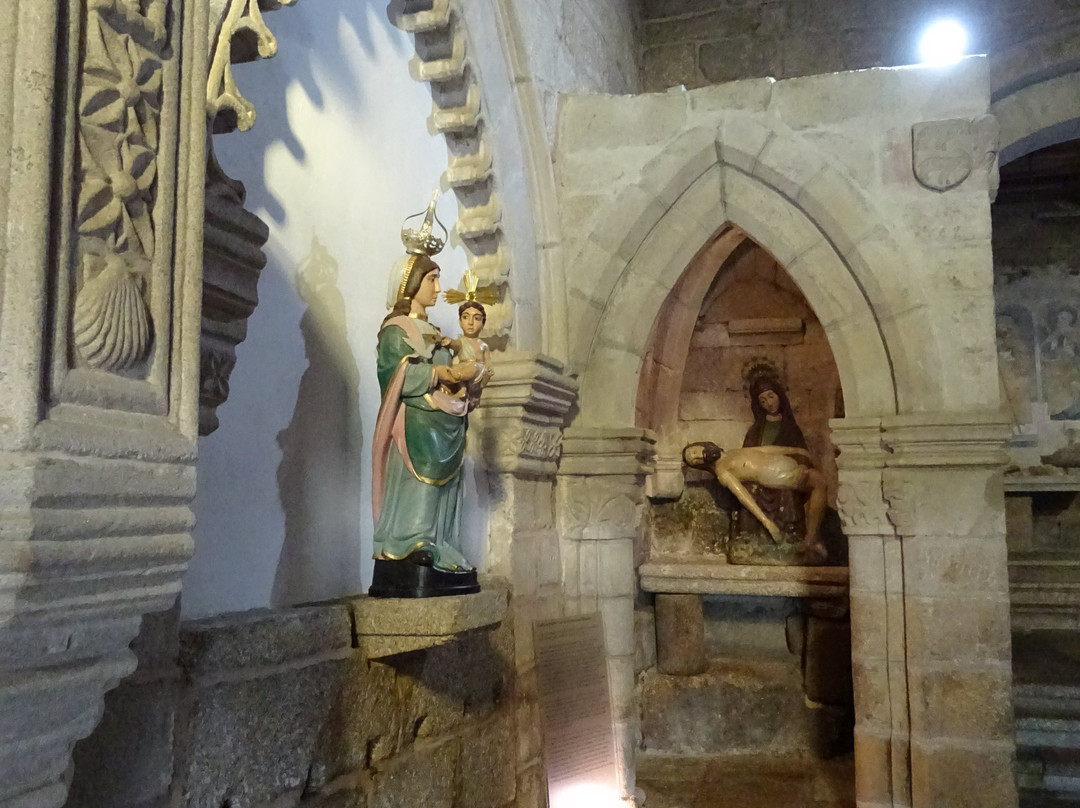 Igreja De Santiago E Panteao Dos Cabrais-Belmonte必去景点