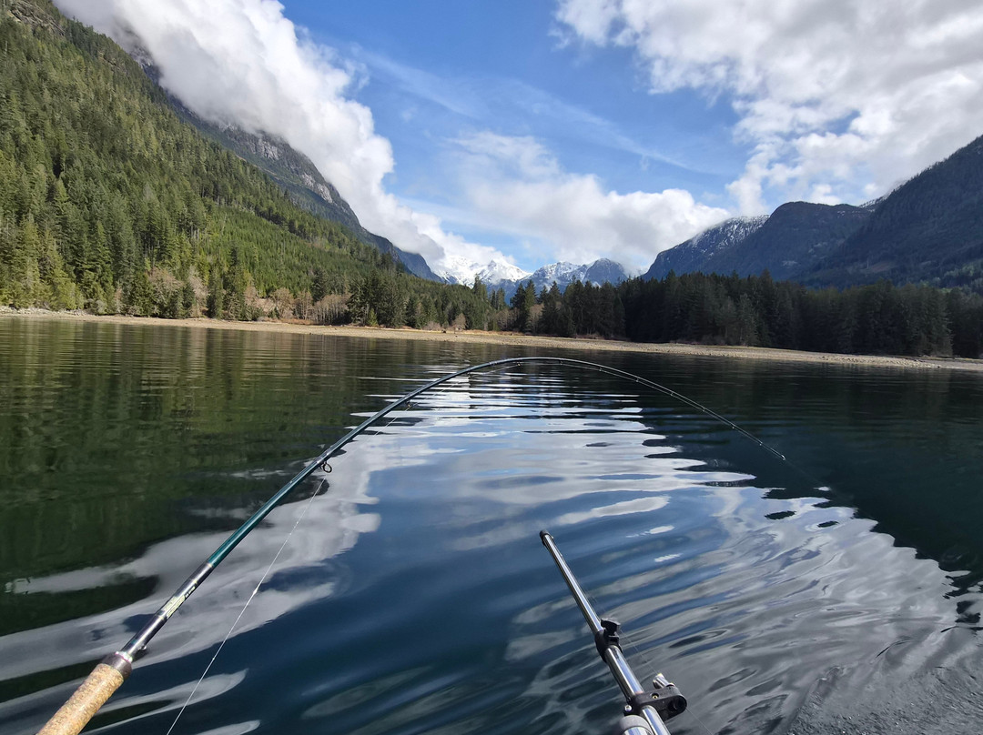 Salmon Seekers Fishing-坎贝尔里弗必去景点