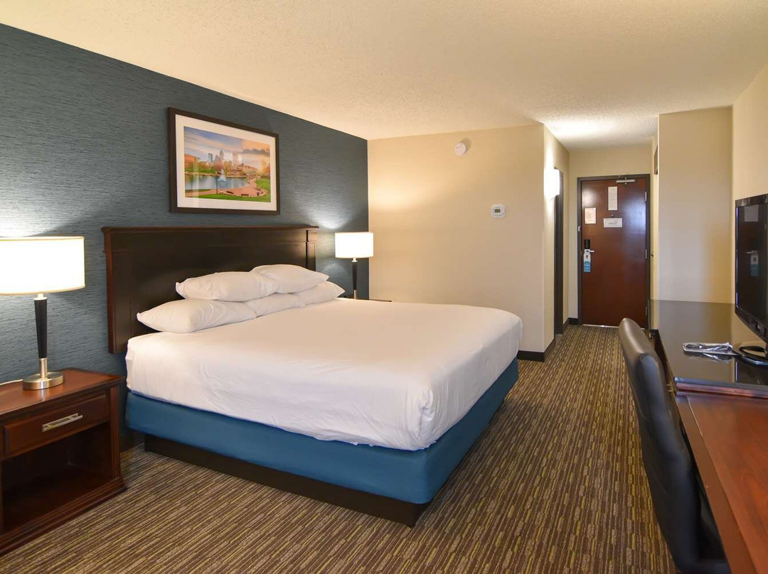 Zionsville酒店住宿-Best Western Plus Indianapolis North At Pyramids