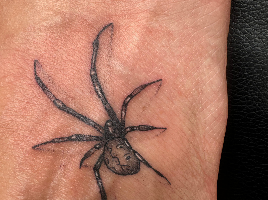 INKspiration Tattoo and Piercing Studio-托雷莫里诺斯必去景点