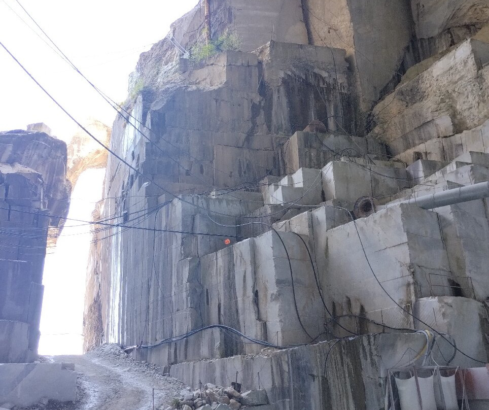 Cave Di Marmo Di Levigliani-Levigliani必去景点