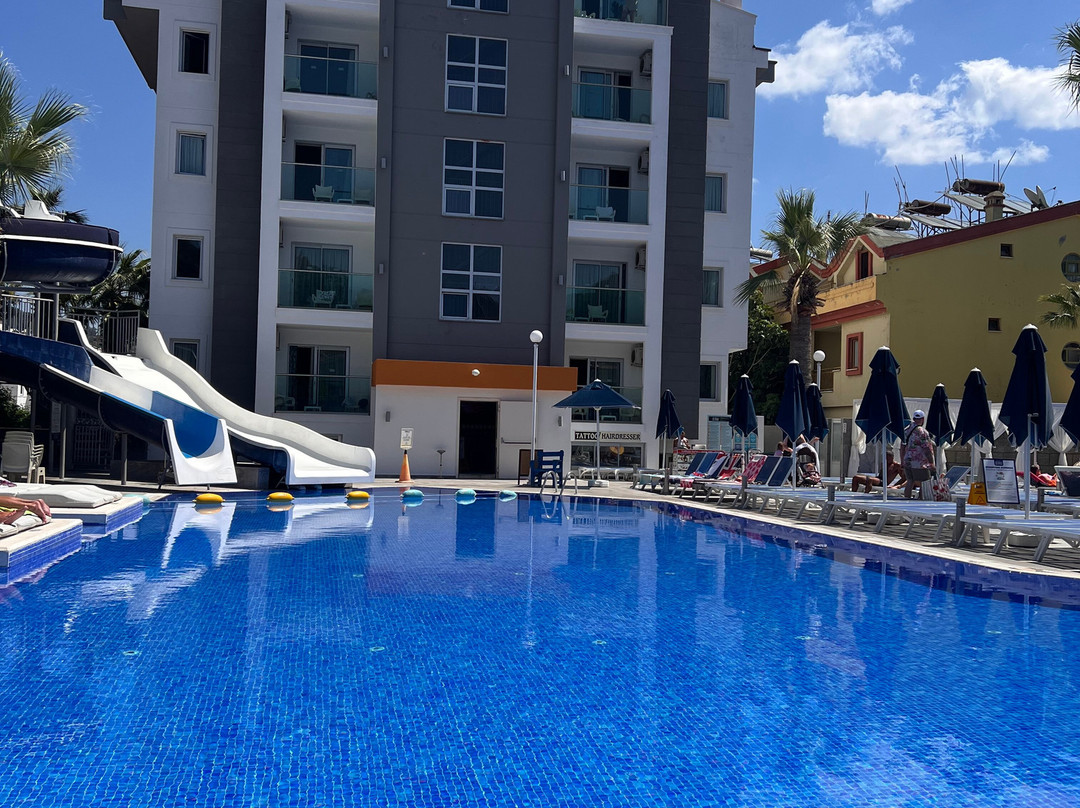 Club Alpina Apartments Hotel主图