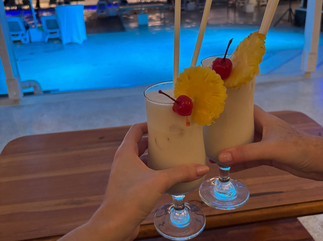 珊瑚海滨酒店主图