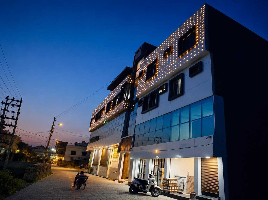 Spot On Bhavya Inn