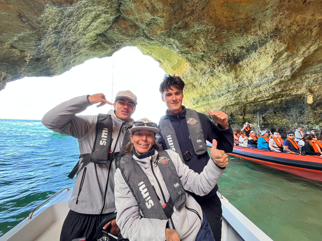 Aurora Boat Trips-阿玛考德佩拉必去景点