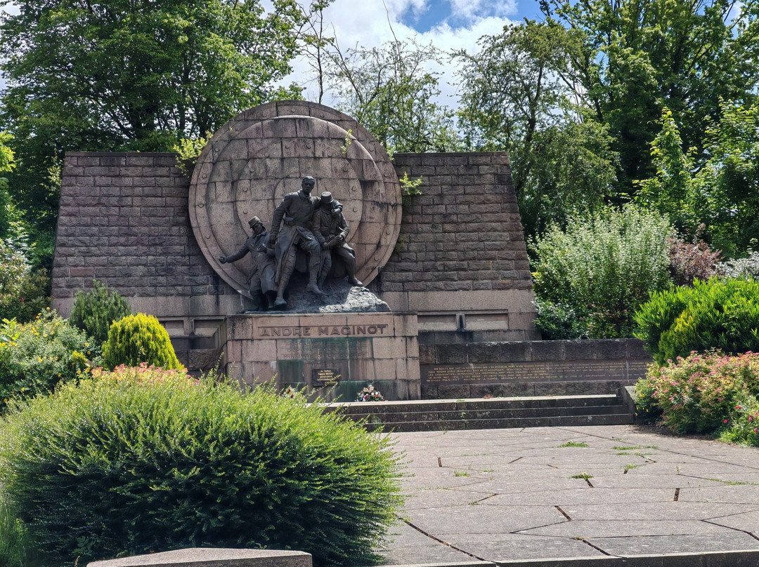 Maginot Line Tours - Tucker Tours-Sedan必去景点
