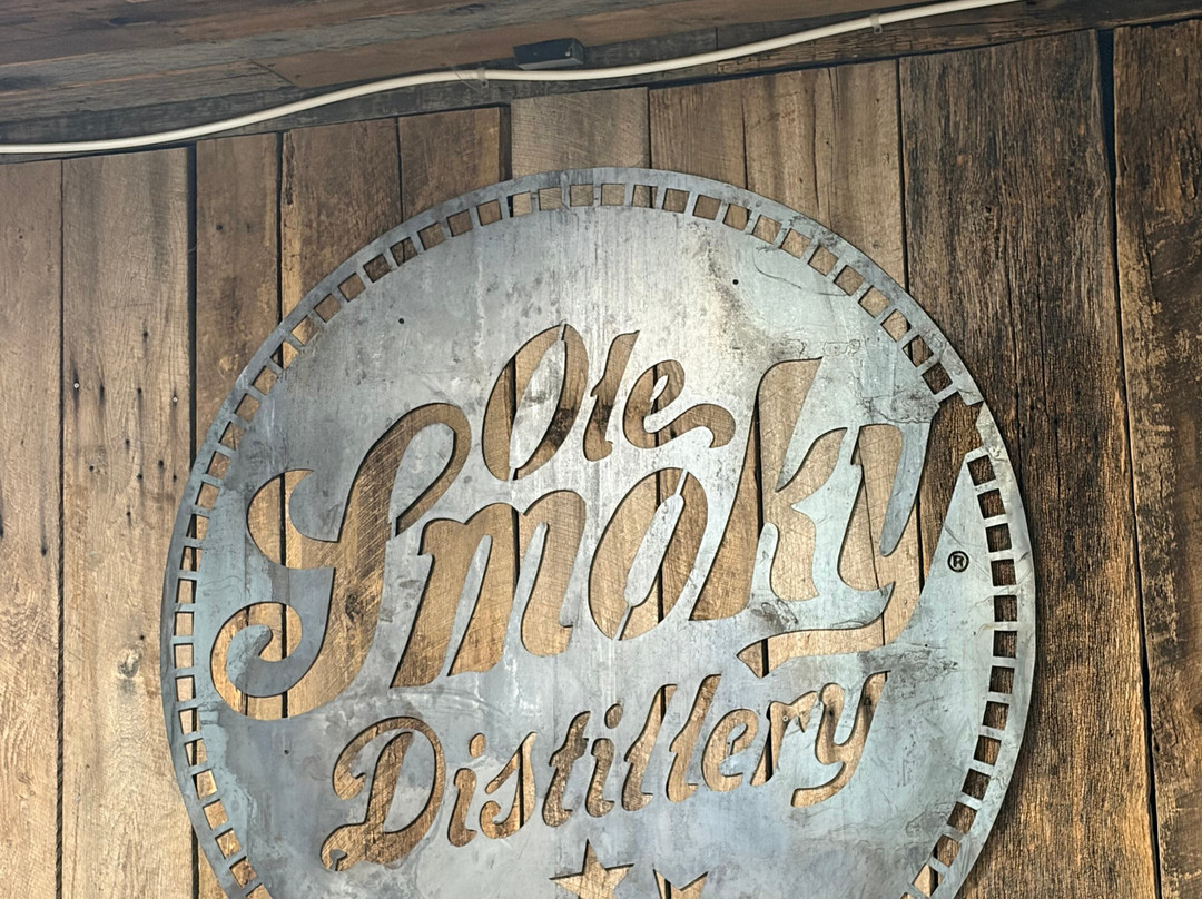 Ole Smoky Distillery - The Holler-盖林柏格必去景点