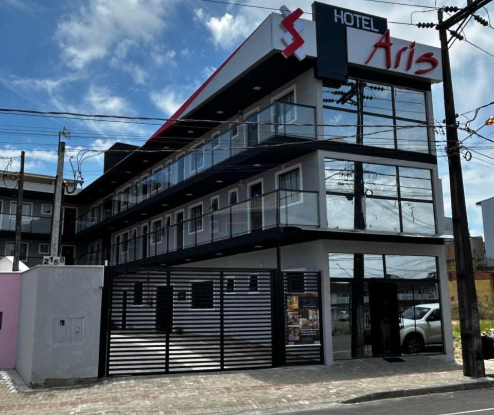Hotel Aris