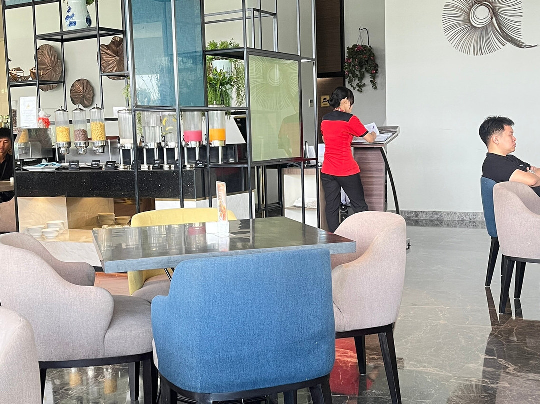 泗水机场瑞士贝尔旅店主图
