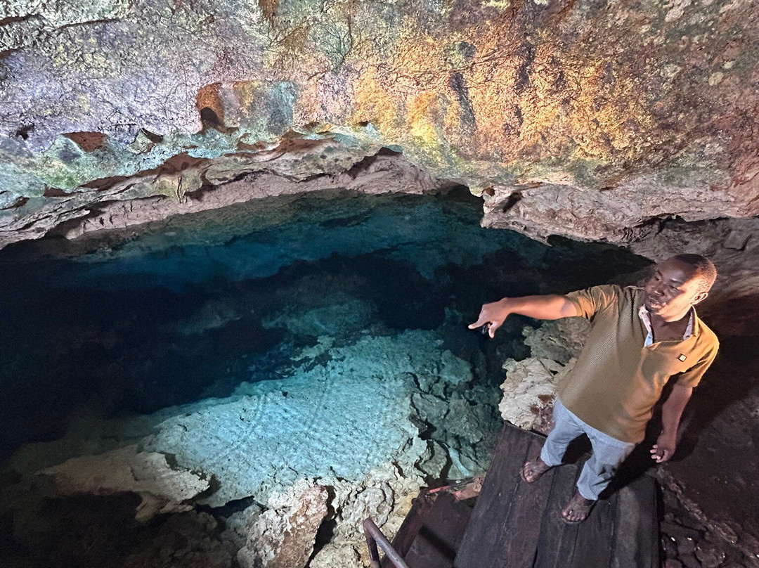 Paje Cave-帕杰必去景点