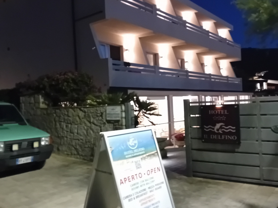 德尔菲诺酒店主图