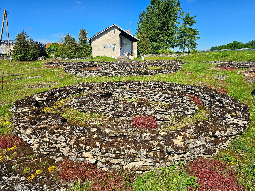 Jõelähtme Stone Barrows-Joelaehtme必去景点