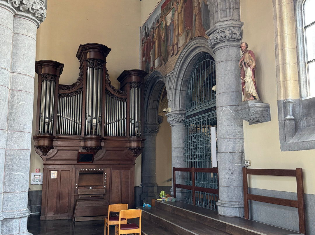 Collégiale Saint-Hadelin de Visé-Vise必去景点