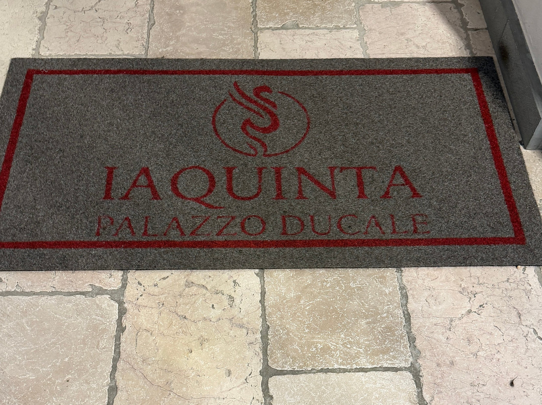 Iaquinta宫 - 房间及餐厅主图