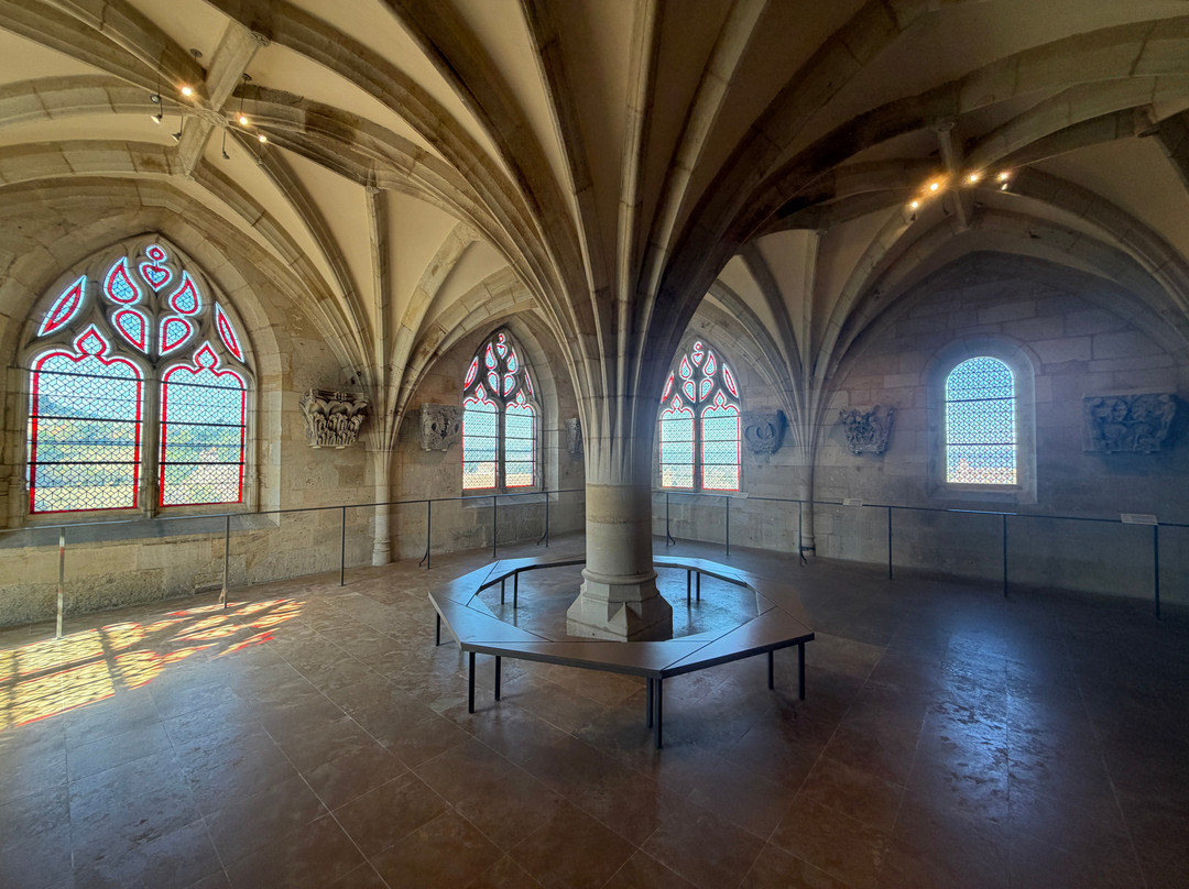 Cathédrale St-Lazare-Autun必去景点